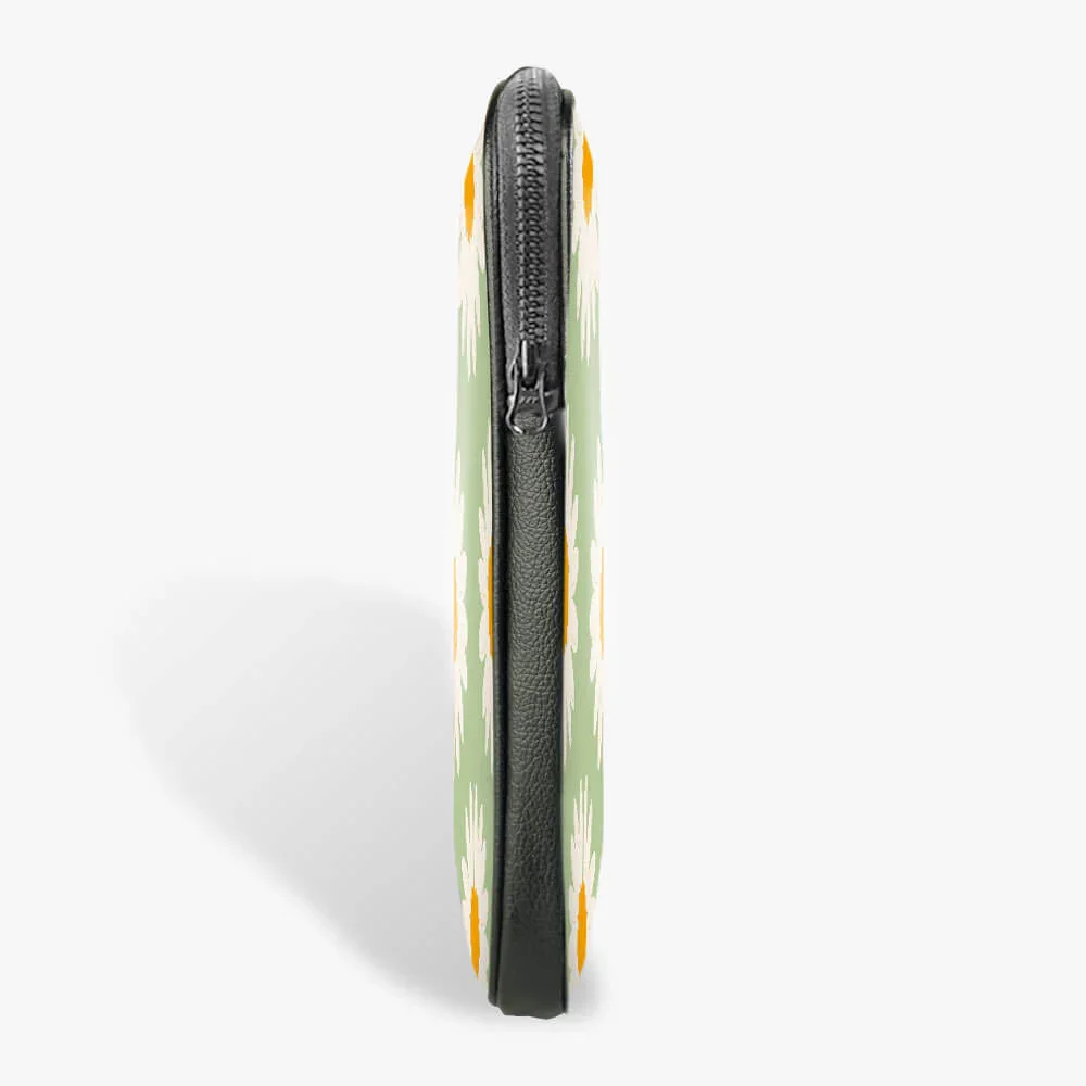 Daisy Glow Print Laptop Sleeve - Image 6